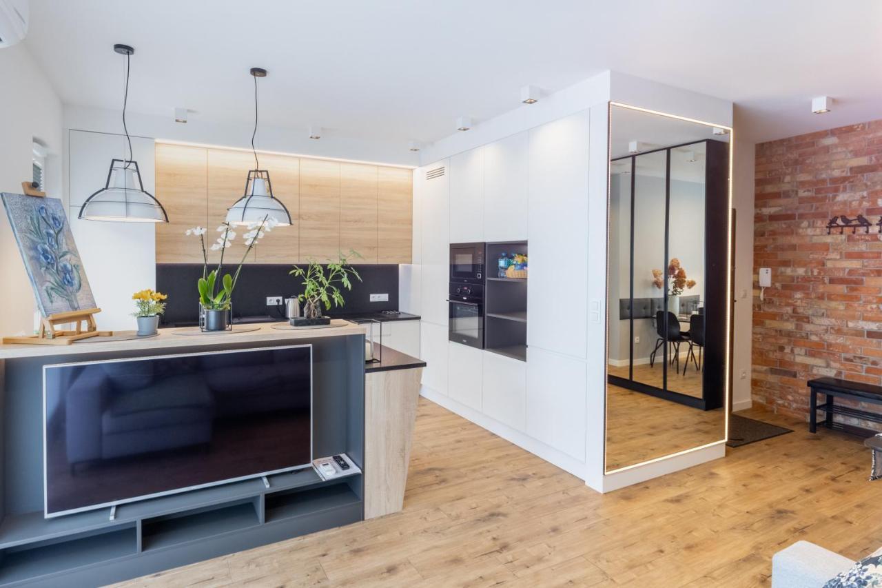 Vip Apart Bielany Przy Metrze Warsaw Luaran gambar