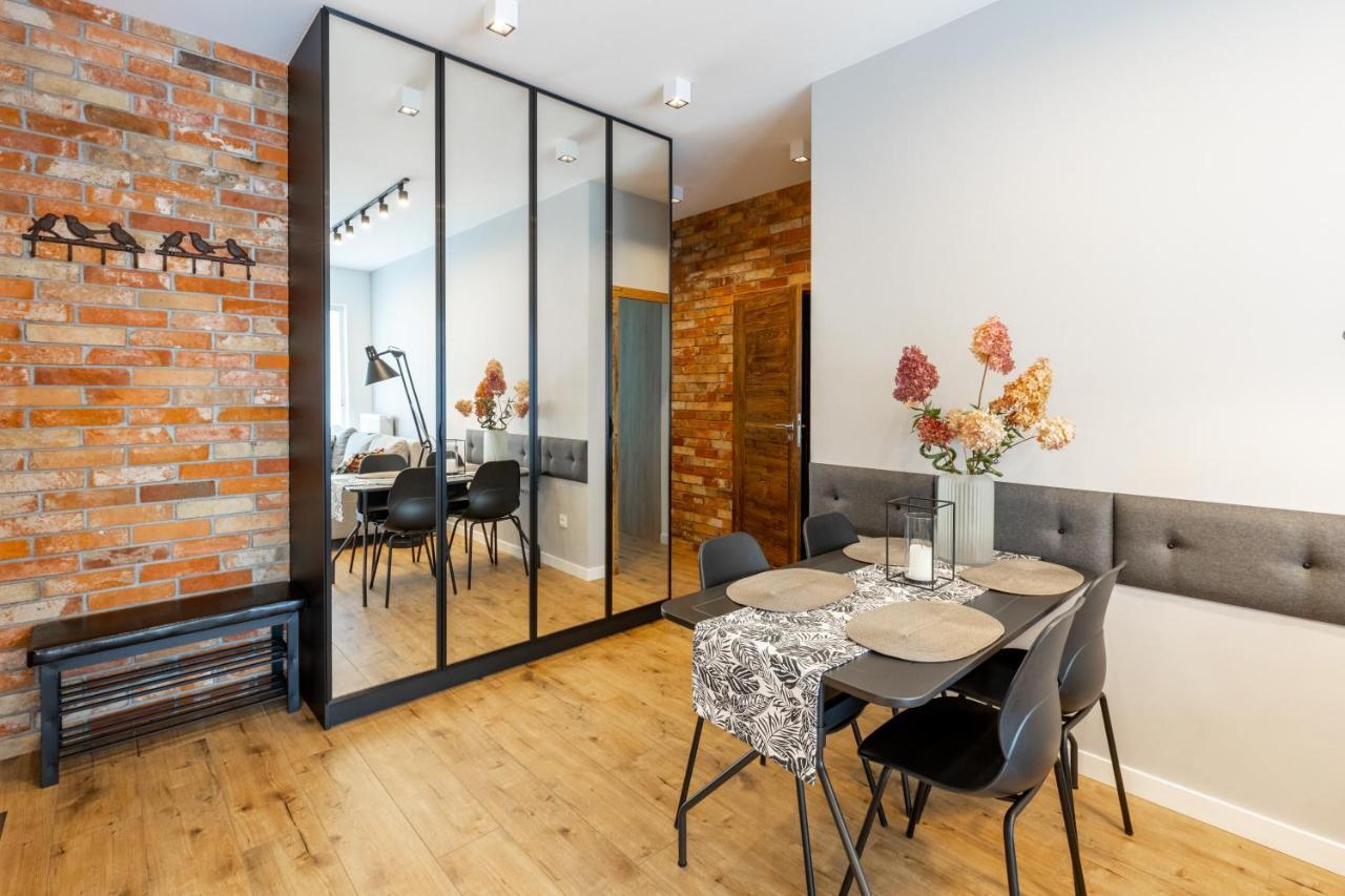 Vip Apart Bielany Przy Metrze Warsaw Luaran gambar